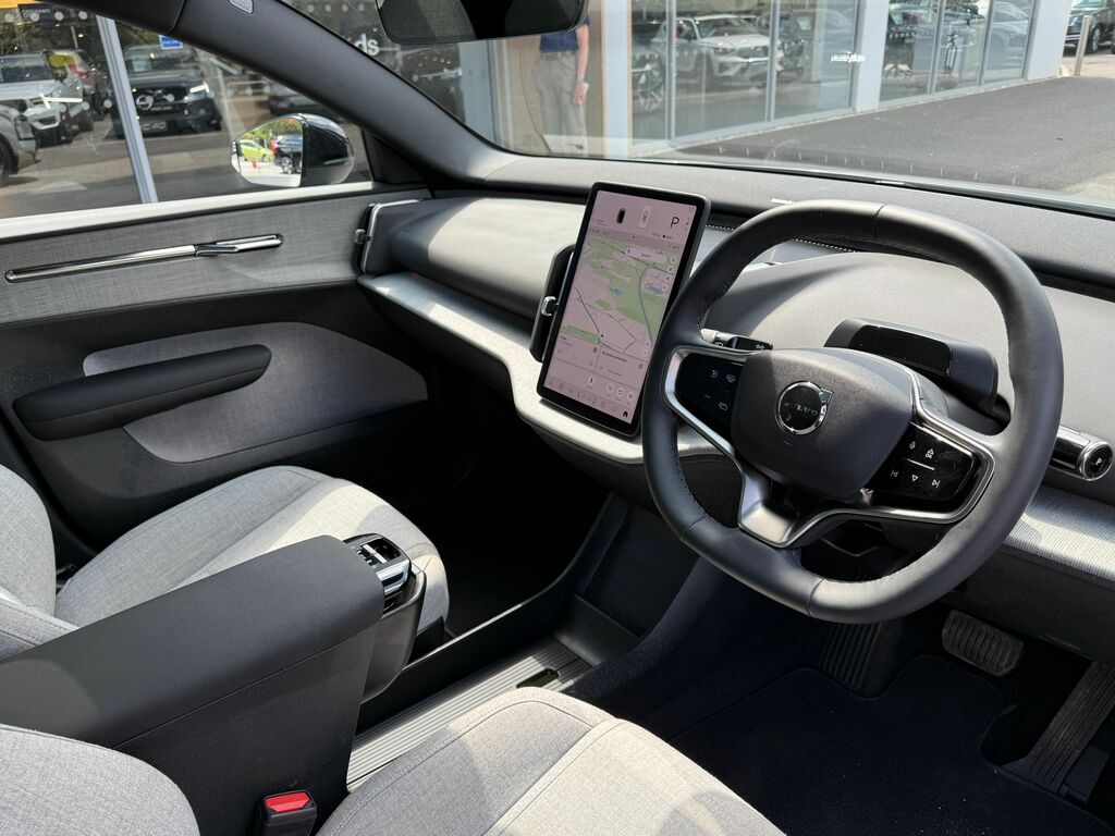 Volvo EX30 Ultra Black #5