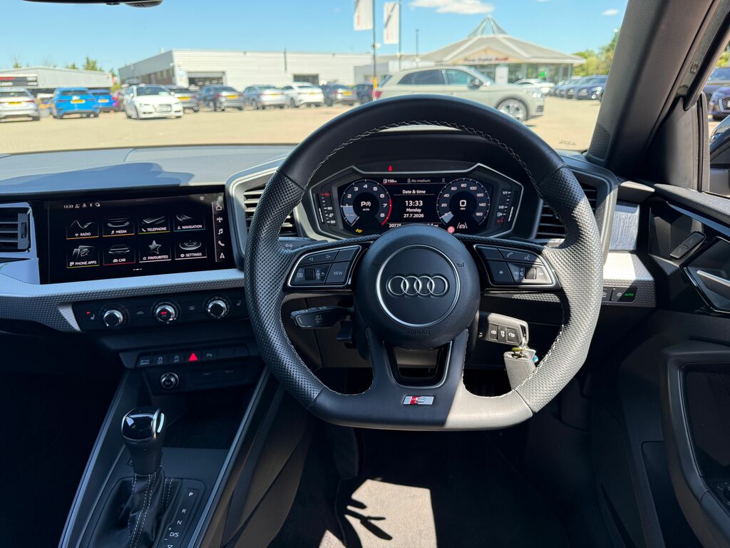 Audi A1 Black Edition Green #6