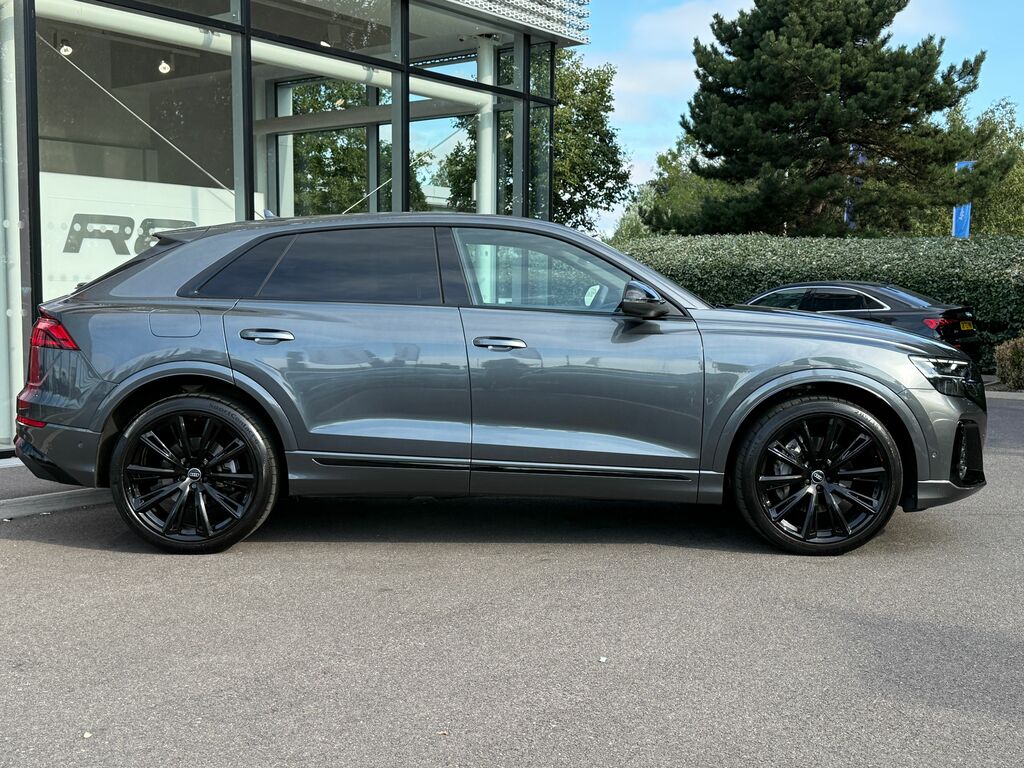 Audi Q8 Black Edition Black