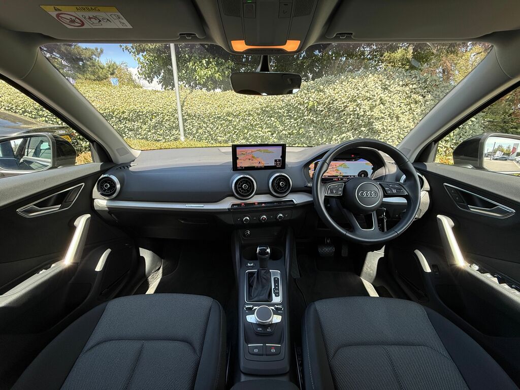 Audi Q2 Sport Black #4