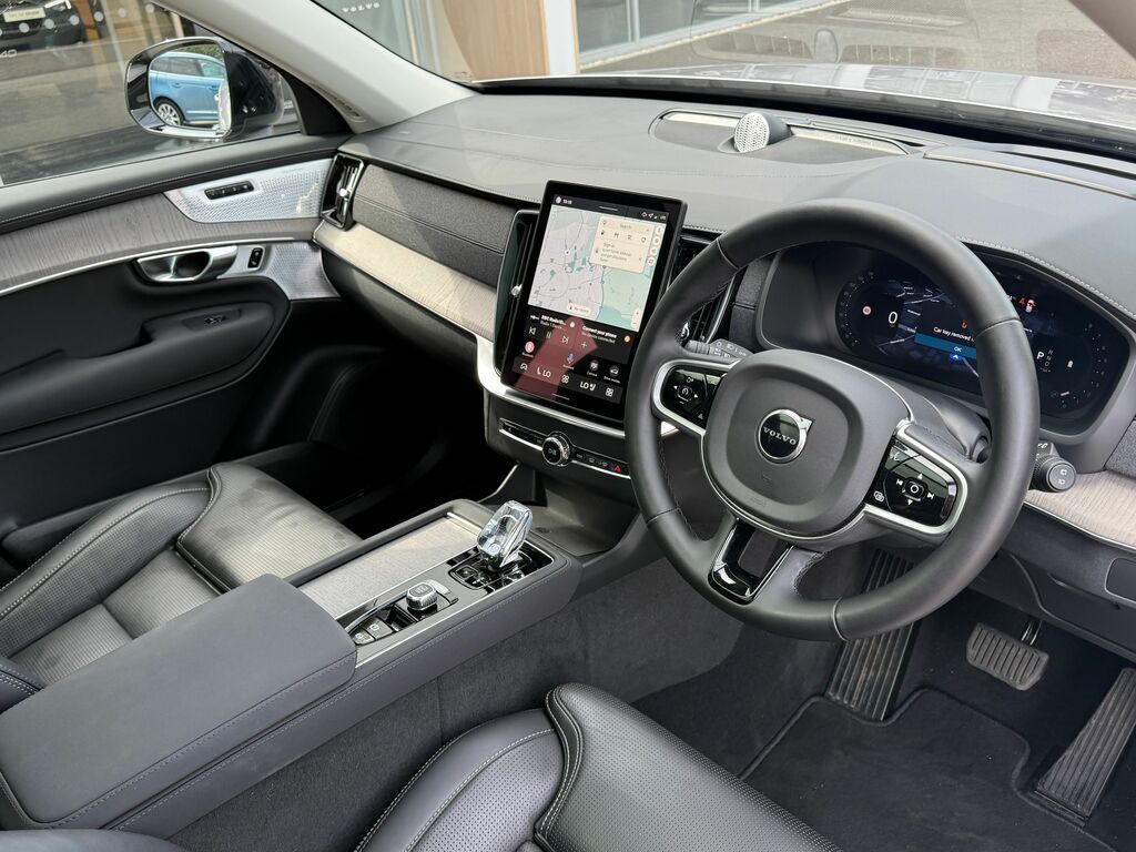 Volvo XC90 Ultra Black #6