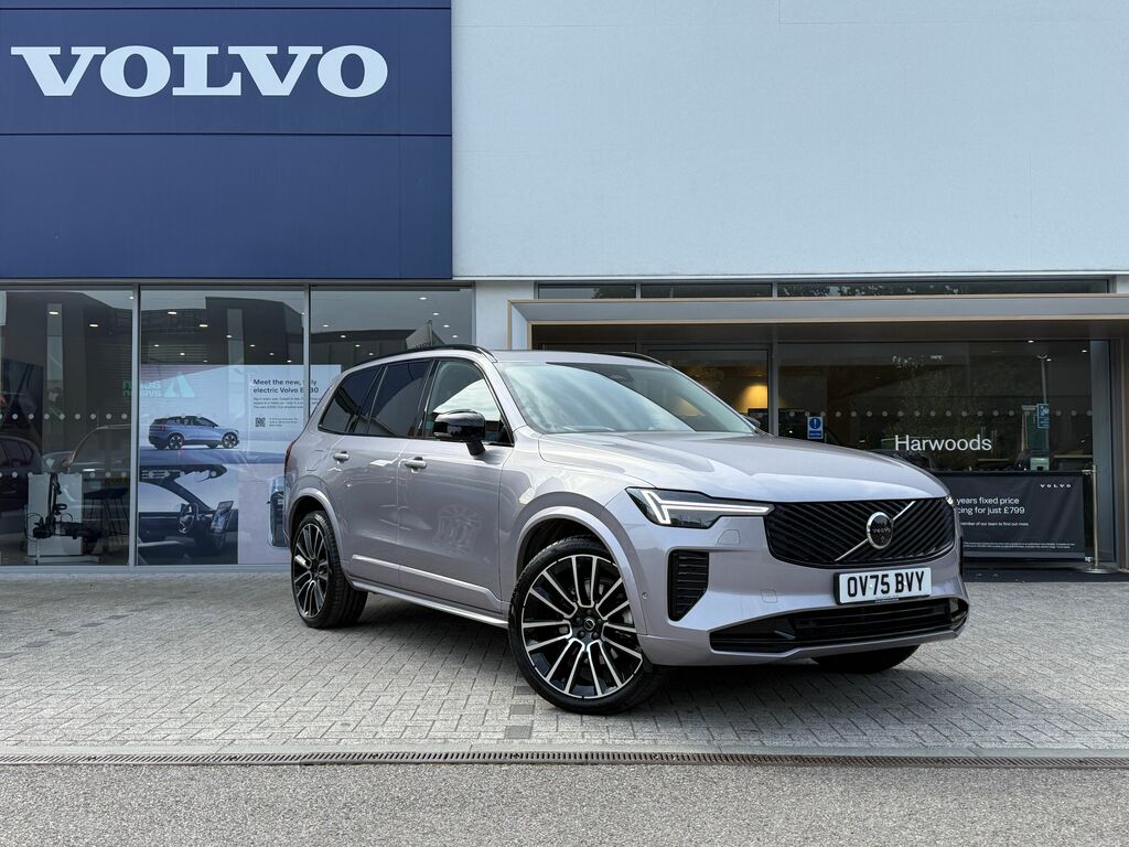 Volvo XC90 Ultra Black