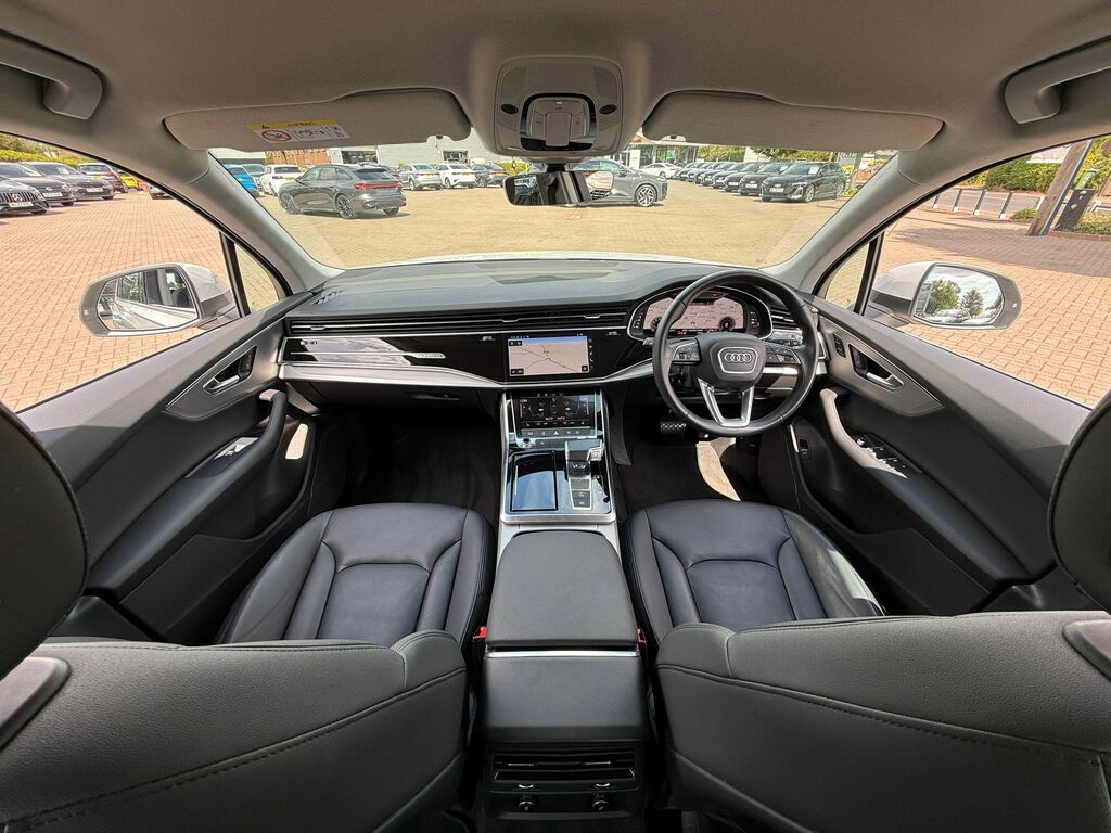 Audi Q7 Sport Black #3