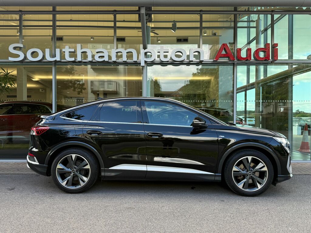 Audi Q4 E Tron S Line Black #4