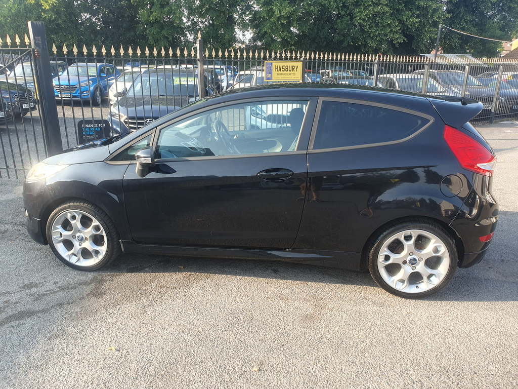 Ford Fiesta 1.6 Tdci Zetec S Hatchback 110 Black #4