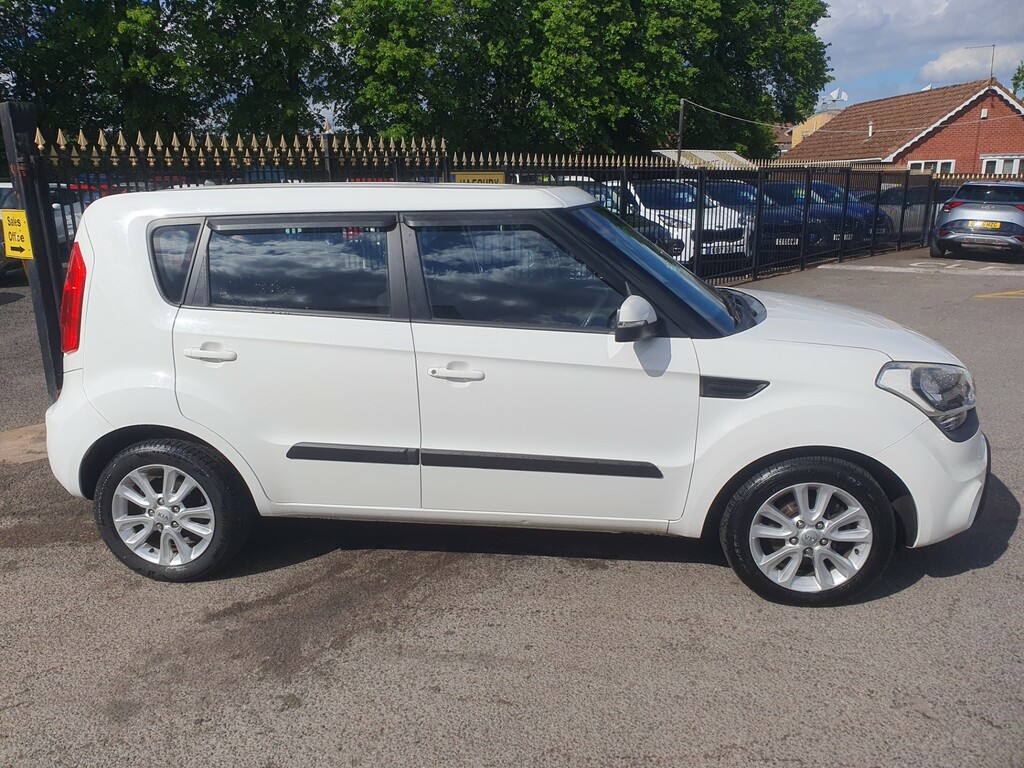 Kia Soul 1.6 Crdi 2 Suv Euro 5 126 Bhp White #2