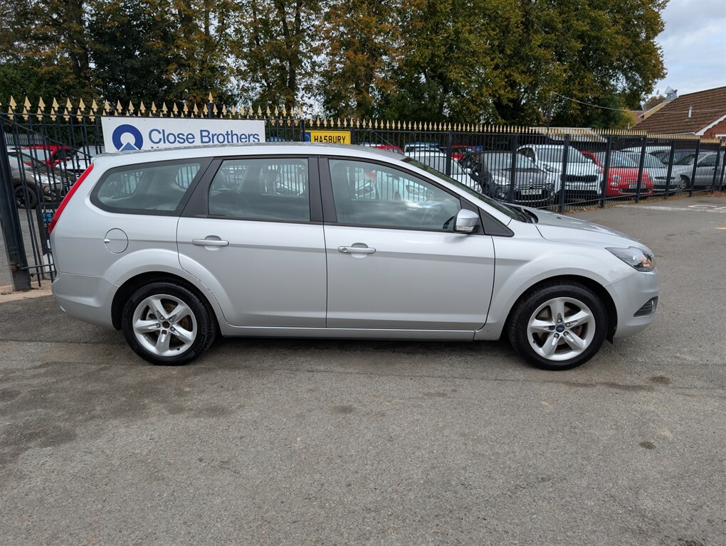 Ford Focus 1.6L Zetec S 115 Hatchback Euro Red #3