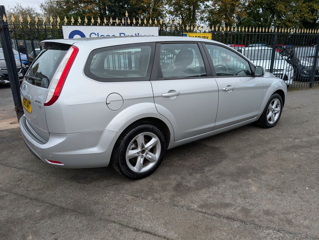 Ford Focus 1.6L Zetec S 115 Hatchback Euro Red #20