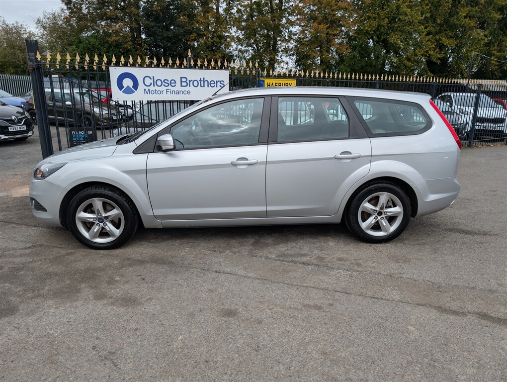 Ford Focus 1.6L Zetec S 115 Hatchback Euro Red #9