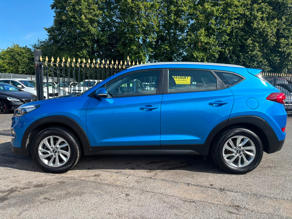 Hyundai Tucson S White #19