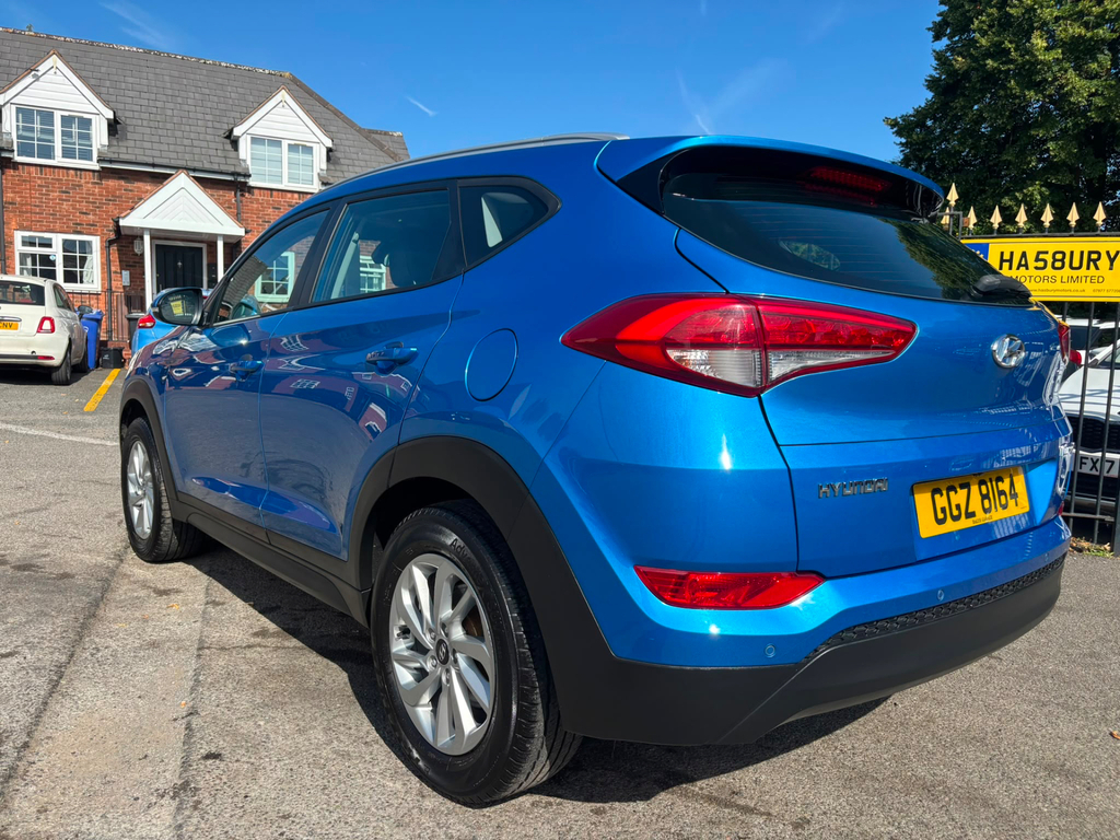Hyundai Tucson S White #16