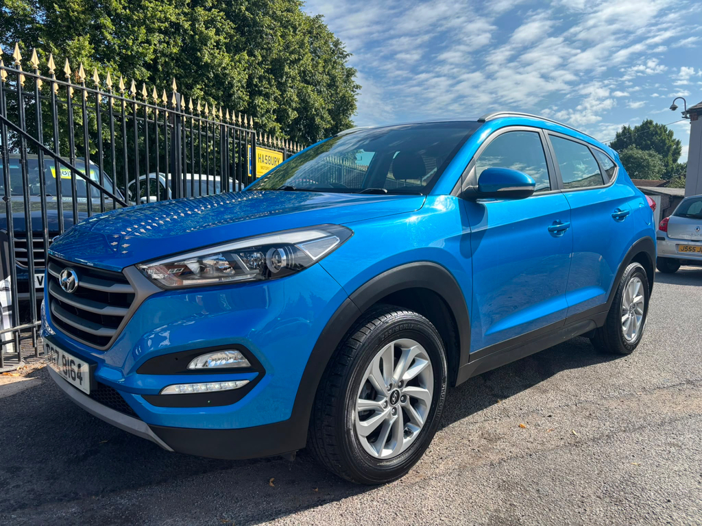 Hyundai Tucson S White #20