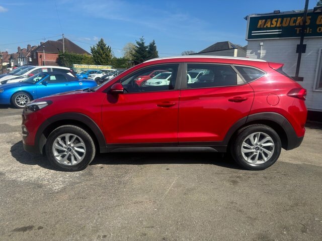 Hyundai Tucson 1.6 Gdi Blue Drive Se Nav Suv Eu Red #4