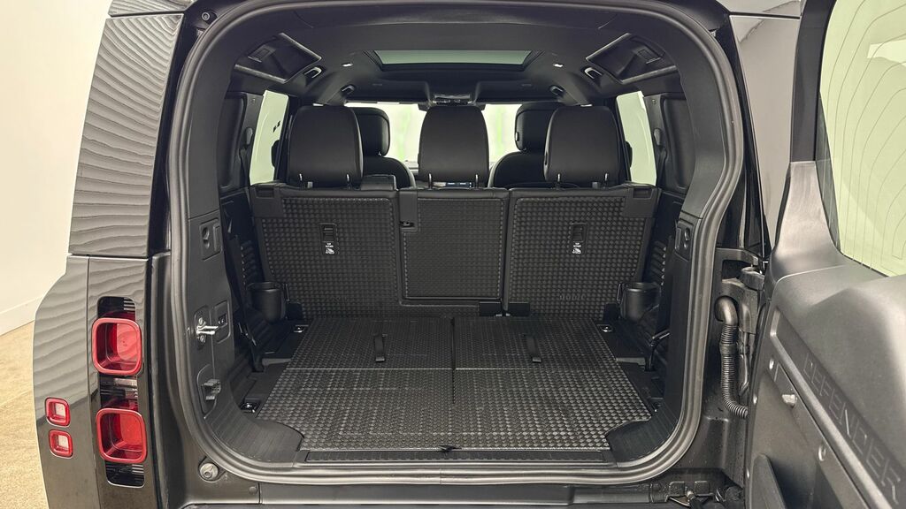 Land Rover Defender 110 4.4 P635 Octa 110 2025 Grey #10