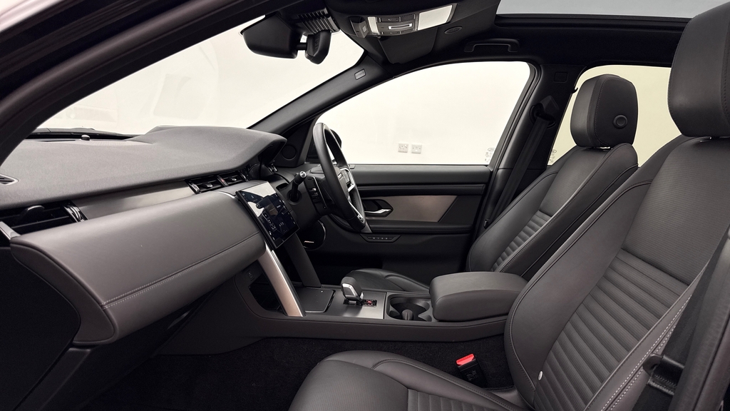 Land Rover Discovery Sport P270e Dynamic Hse Santorini Black Black #3