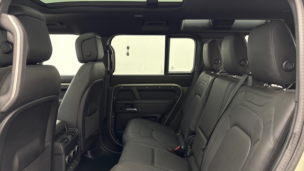 Land Rover Defender 110 D350 X-dynamic Hse Pangea Green Green #4