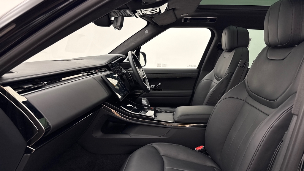 Land Rover Range Rover Sport P550e Santorini Black Black #3