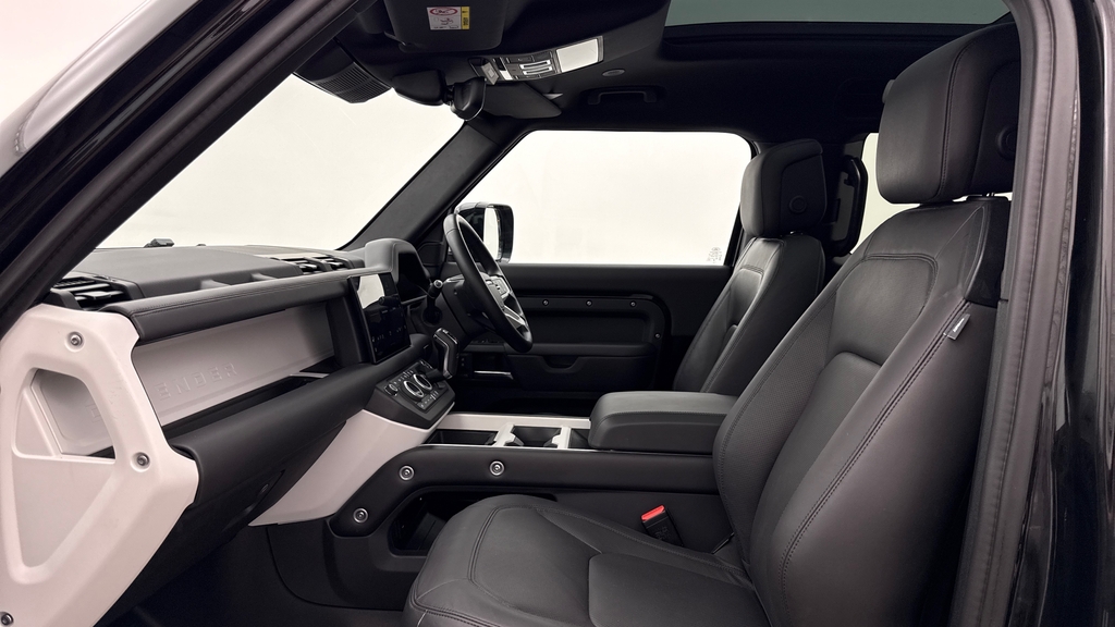 Land Rover Defender 90 D250 X-dynamic Hse Santorini Black Black #3