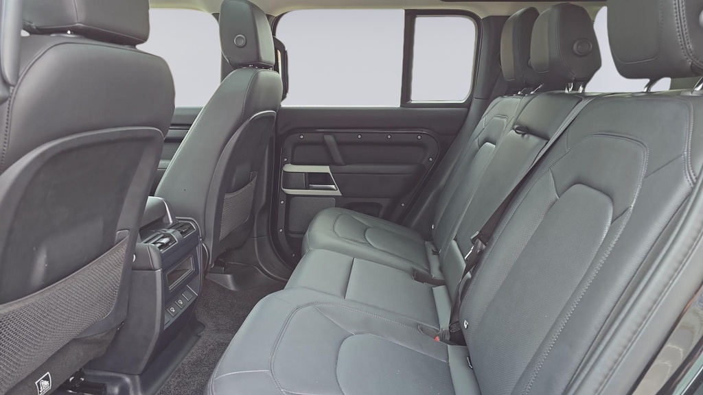 Land Rover Defender 110 D250 Xs Edition Santorini Black Black #4