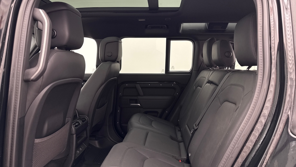 Land Rover Defender 110 P300e X-dynamic Hse Santorini Black Black #4