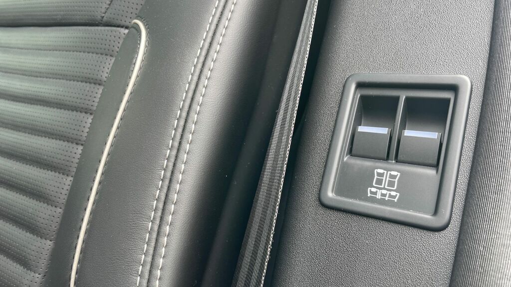 Land Rover Discovery 1.5 P300e Urban Edition 5 Seat 2023 Grey #33