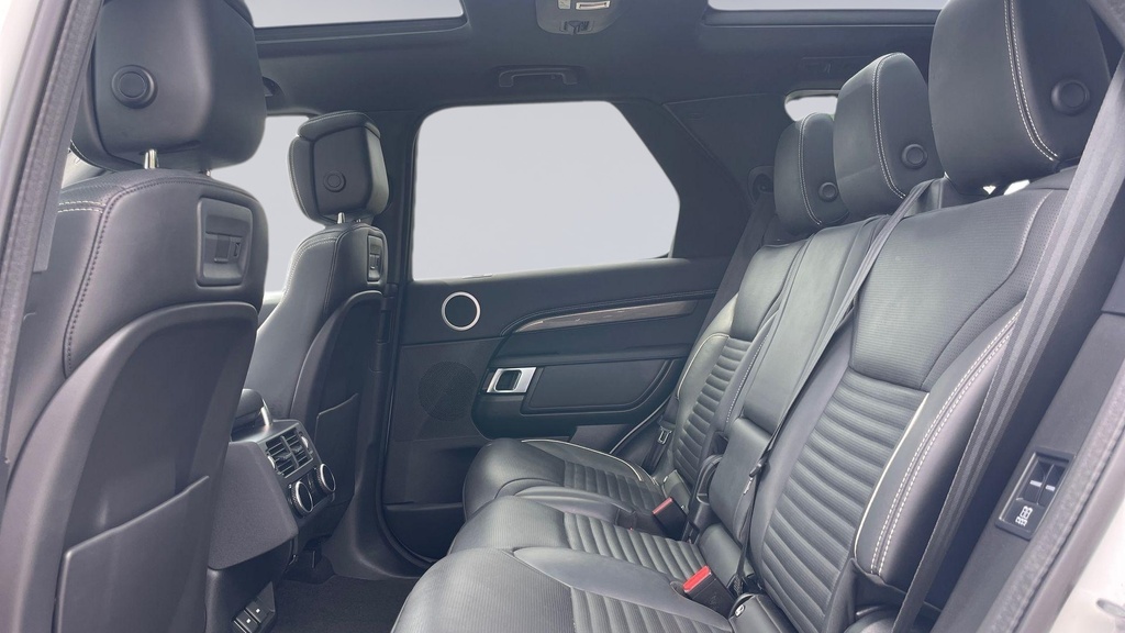 Land Rover Discovery D300 Metropolitan Edition Fuji White White #4
