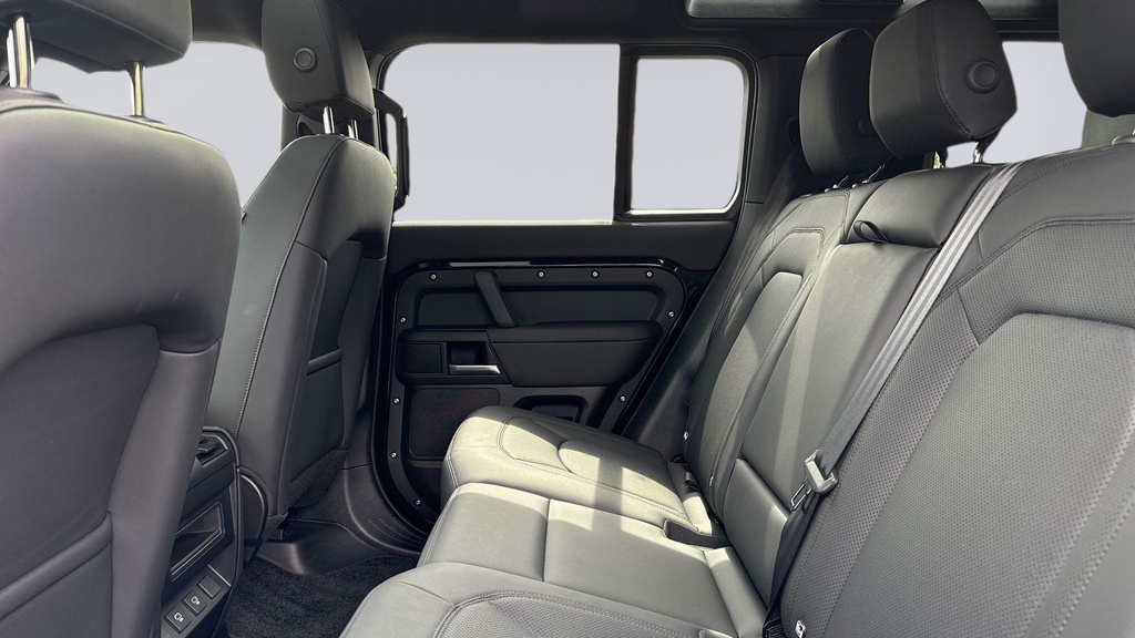 Land Rover Defender 110 D250 X-dynamic Se Santorini Black Black #4