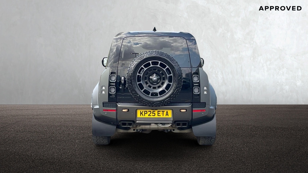 Land Rover Defender 110 P635 Octa Edition One Faroe Green Green #6