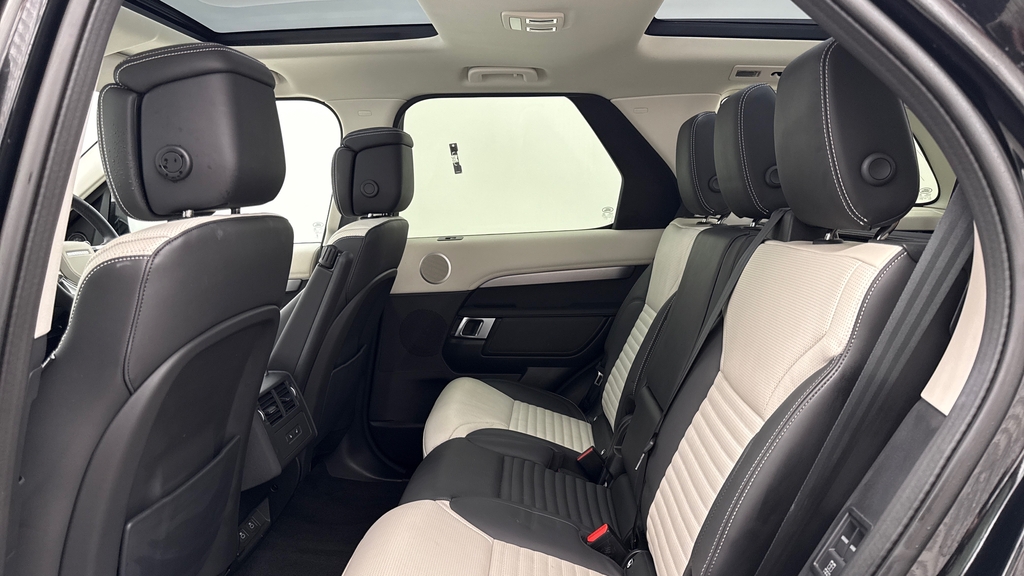 Land Rover Discovery D350 Dynamic Hse Santorini Black Black #4