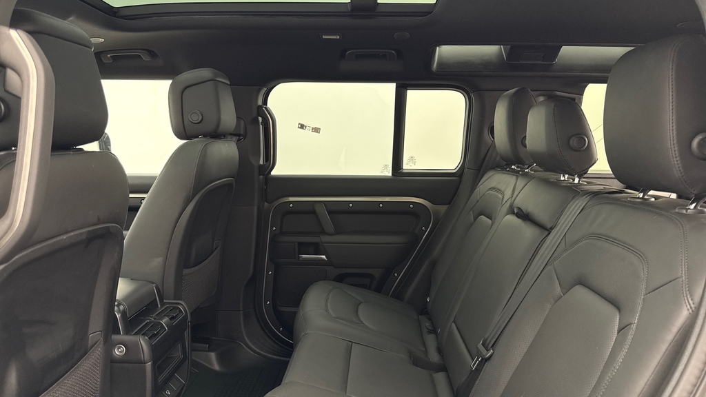 Land Rover Defender 110 P300e X-dynamic Hse Silicon Silver Silver #4