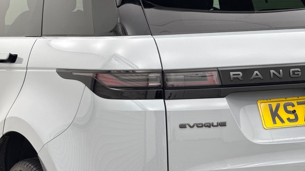 Land Rover Range Rover Evoque 2.0 D200 Dynamic Se Hatchback KP74XDV Blue #19