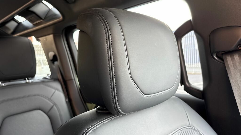 Land Rover Defender 110 D300 X-dynamic Se Eiger Grey Grey #47