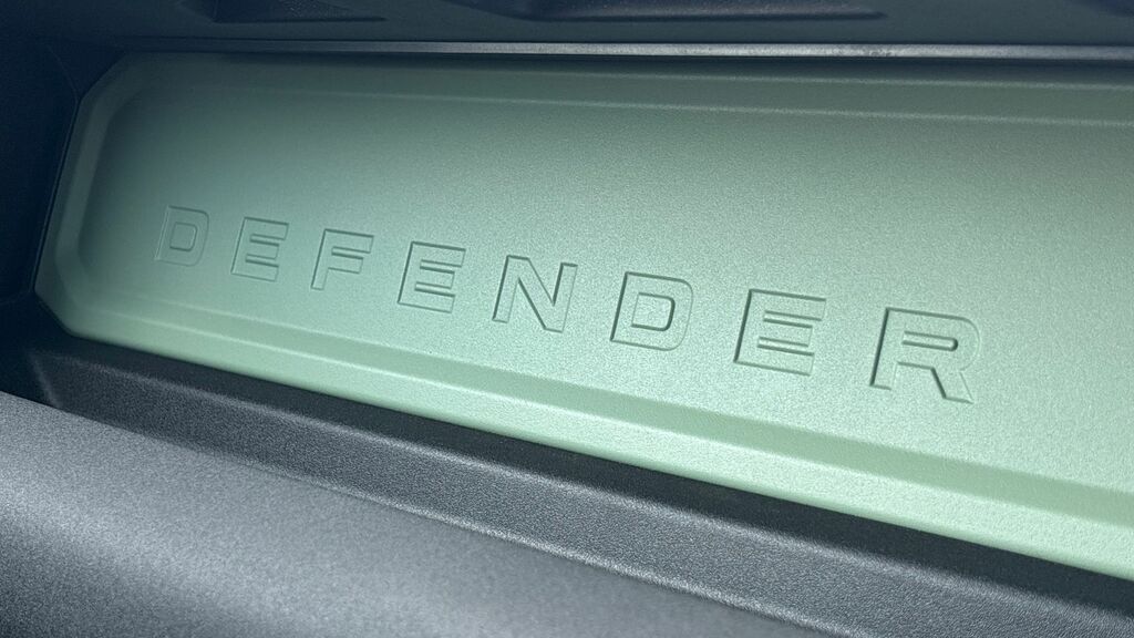 Land Rover Defender 110 D300 X-dynamic Se Eiger Grey Grey #41
