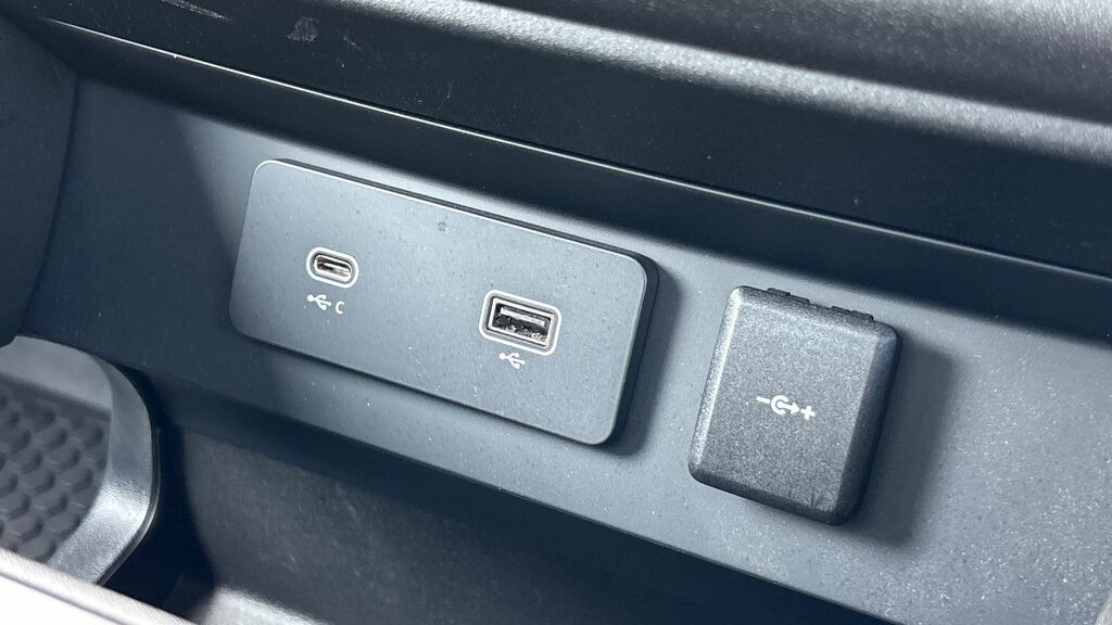 Land Rover Defender 110 D300 X-dynamic Se Eiger Grey Grey #40