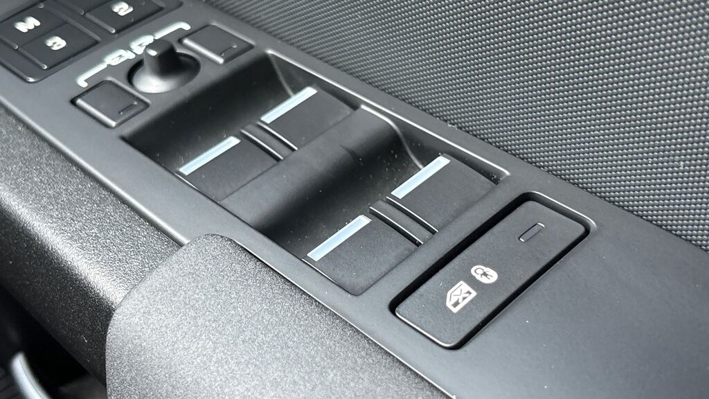 Land Rover Defender 110 D300 X-dynamic Se Eiger Grey Grey #31