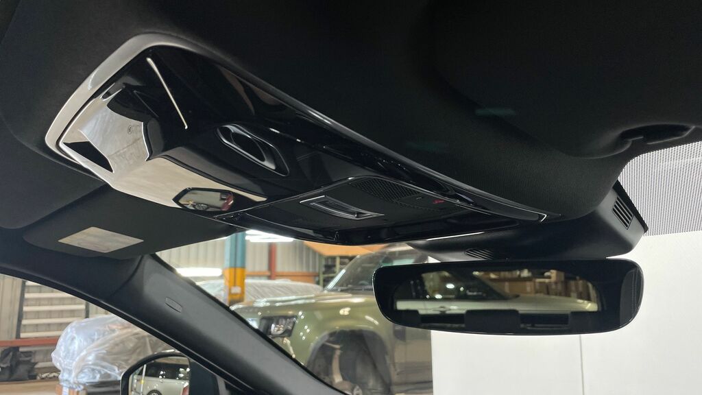 Land Rover Range Rover Velar 2L R-dynamic S White #23