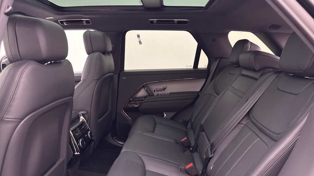 Land Rover Range Rover Sport P460e Dynamic Se Santorini Black Black #4