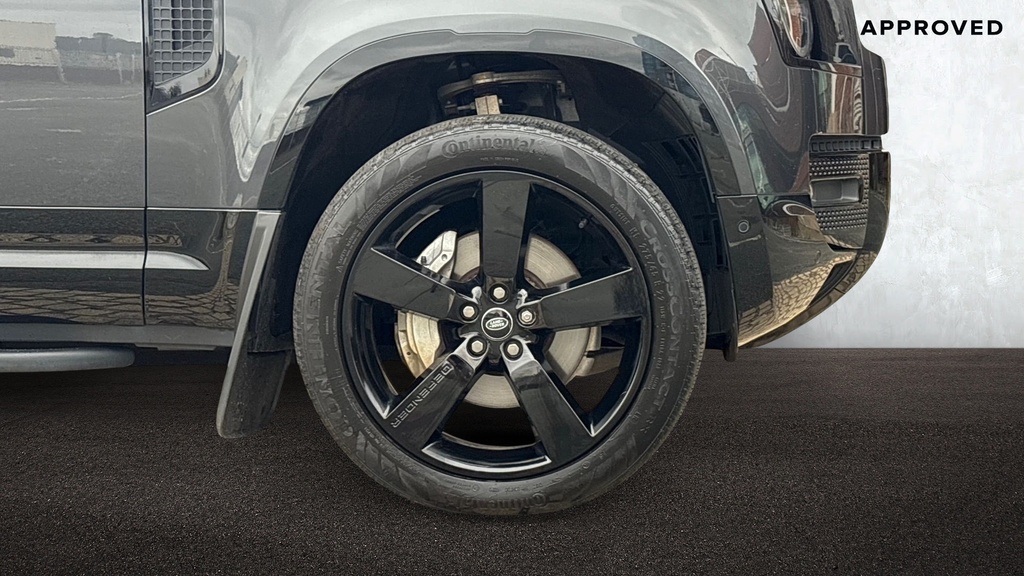Land Rover Defender 110 D300 X-dynamic Hse Silver #8