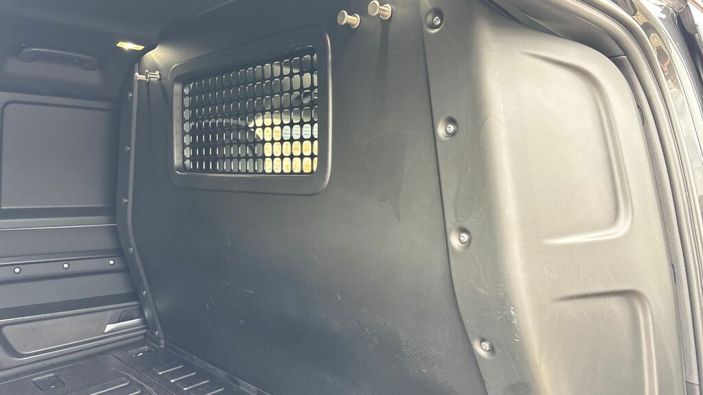 Land Rover Defender 110 D300 X-dynamic Hse Silver #18