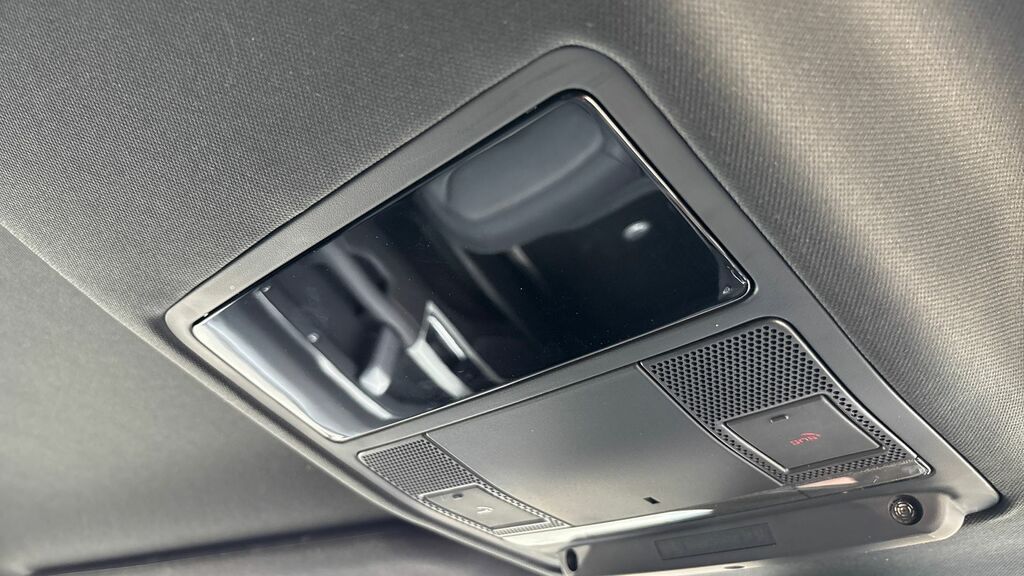 Land Rover Defender 110 D300 X-dynamic Hse Silver #48