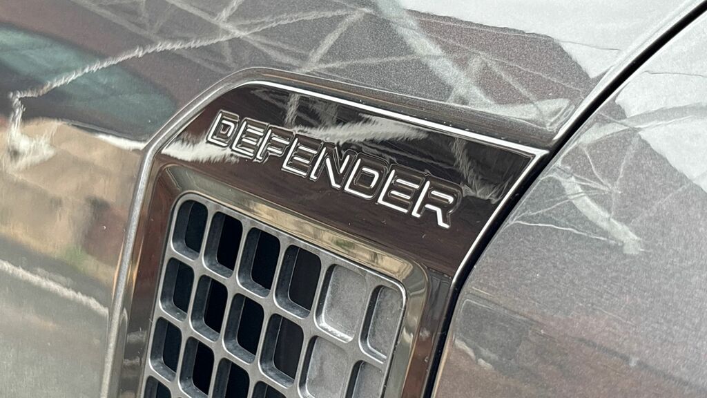 Land Rover Defender 110 D300 X-dynamic Hse Silver #24