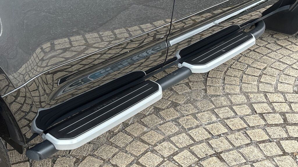 Land Rover Defender 110 D300 X-dynamic Hse Silver #28