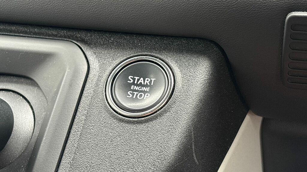 Land Rover Defender 110 D300 X-dynamic Hse Silver #37