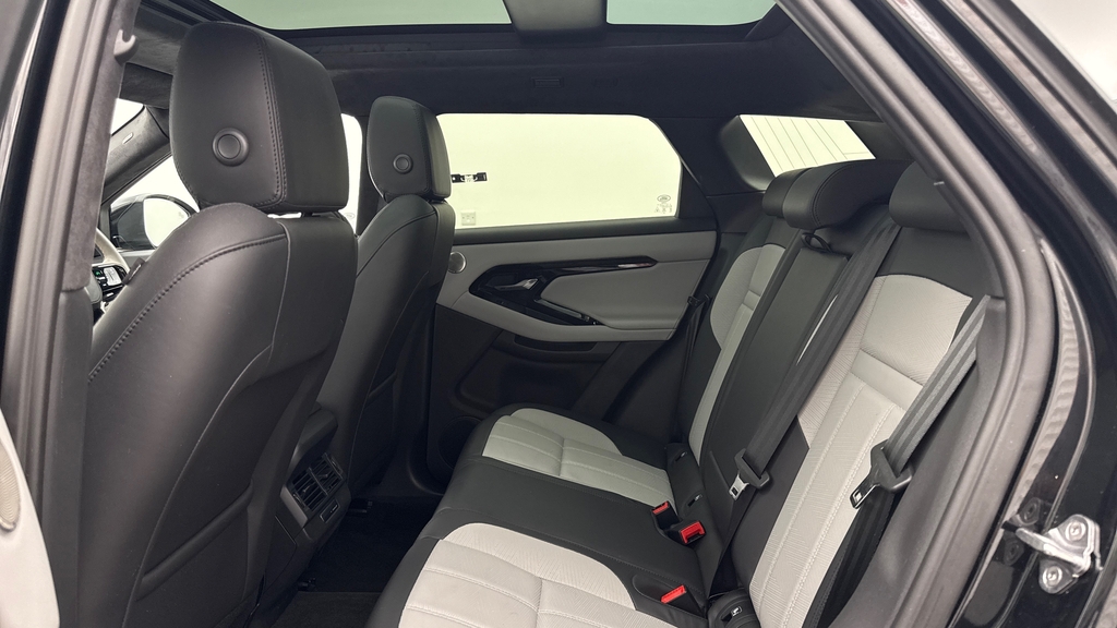 Land Rover Range Rover Evoque P270e Santorini Black Black #4