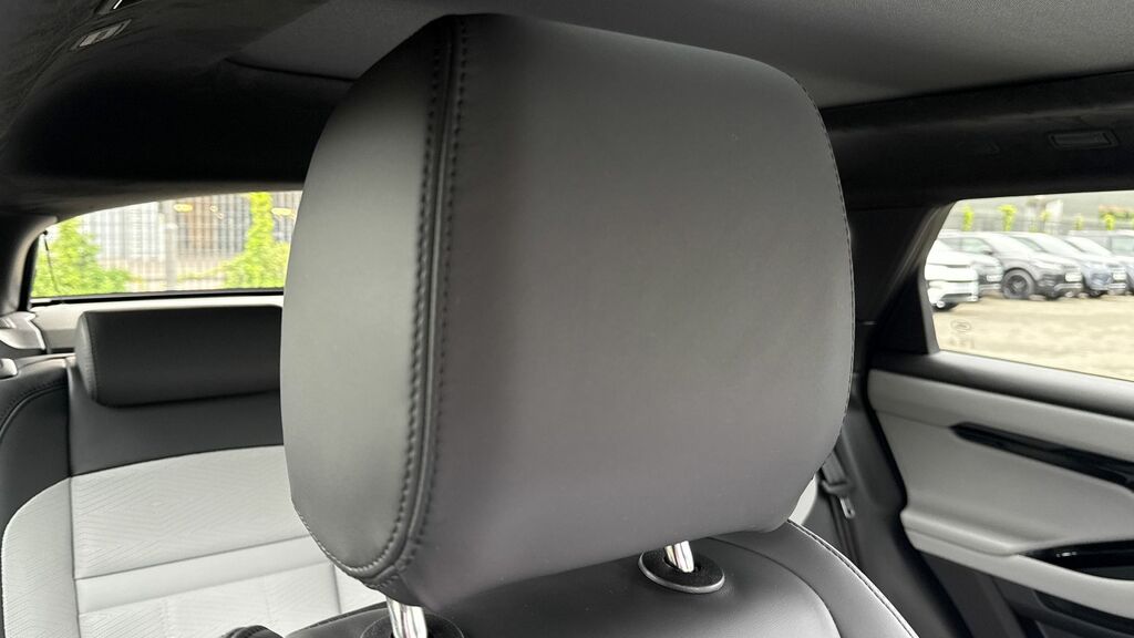 Land Rover Range Rover Evoque 1.5 P270e Edition Black #44