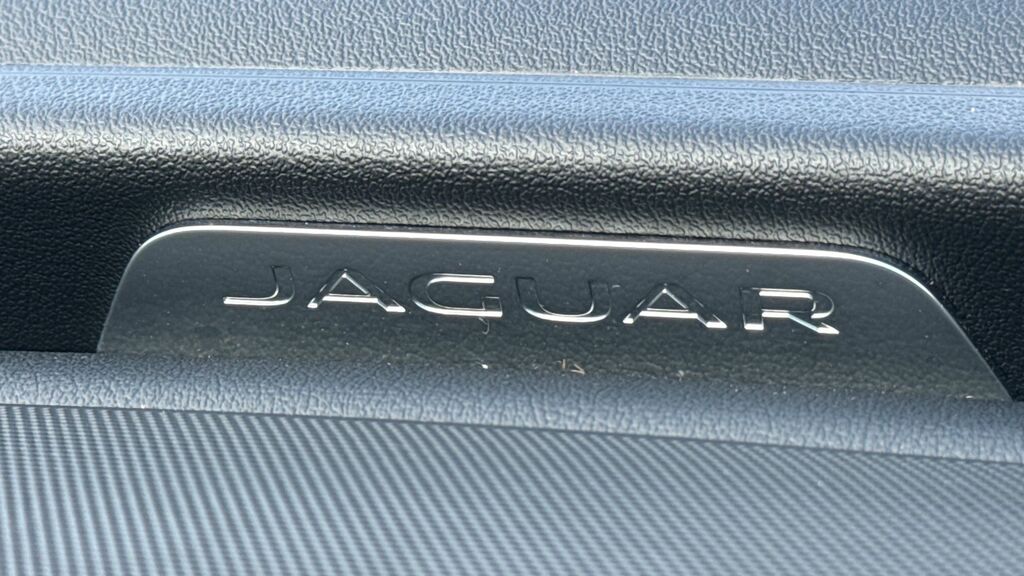 Jaguar XE 2.0 P300 R-dynamic Hse Awd 2022 Black #30