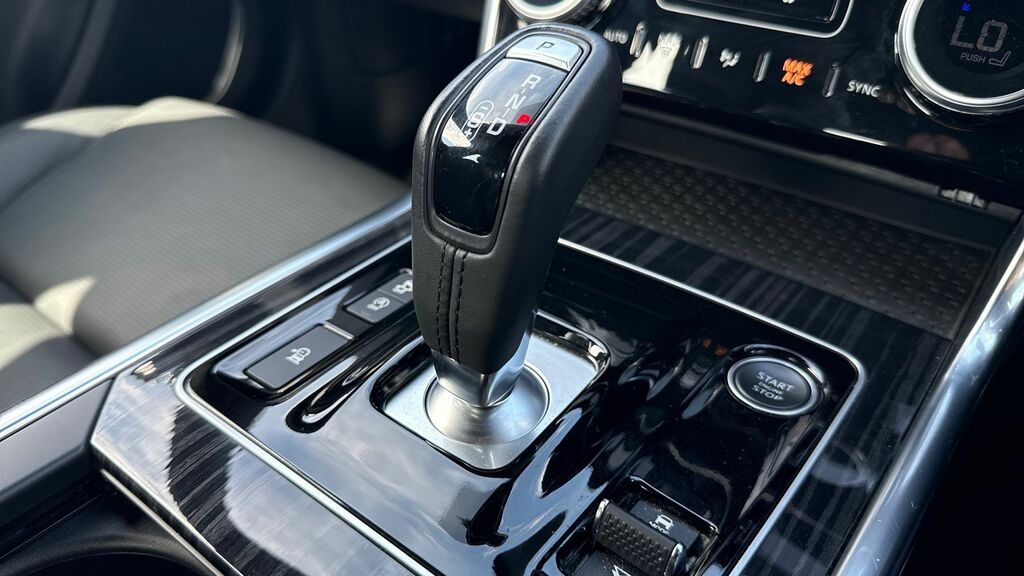 Jaguar XE 2.0 P300 R-dynamic Hse Awd 2022 Black #13