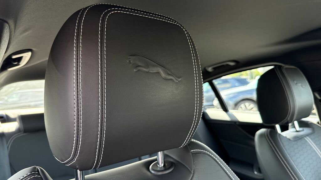 Jaguar XE 2.0 P300 R-dynamic Hse Awd 2022 Black #24