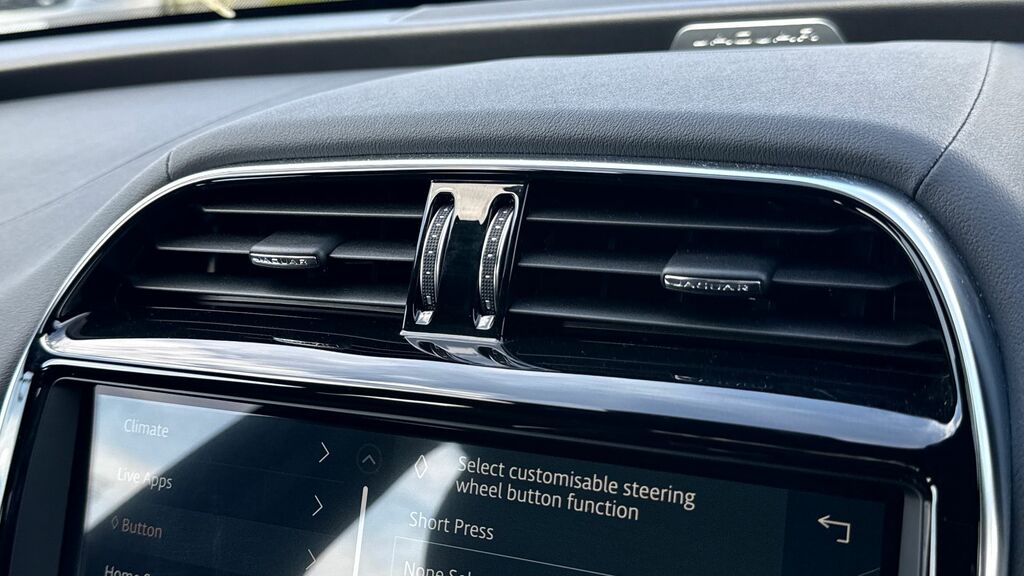 Jaguar XE 2.0 P300 R-dynamic Hse Awd 2022 Black #31