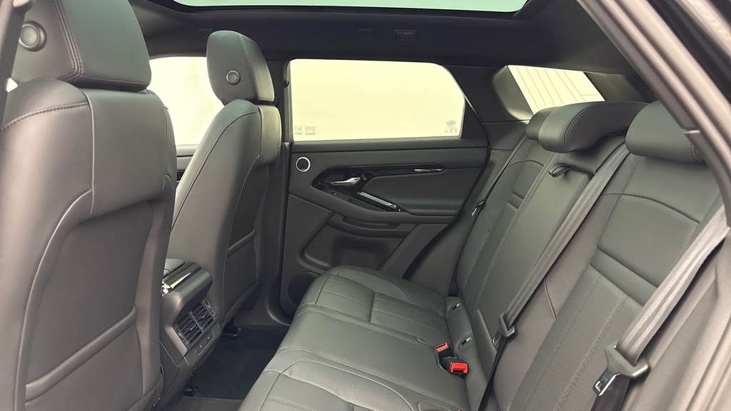 Land Rover Range Rover Evoque P300e Dynamic Hse Santorini Black Black #4